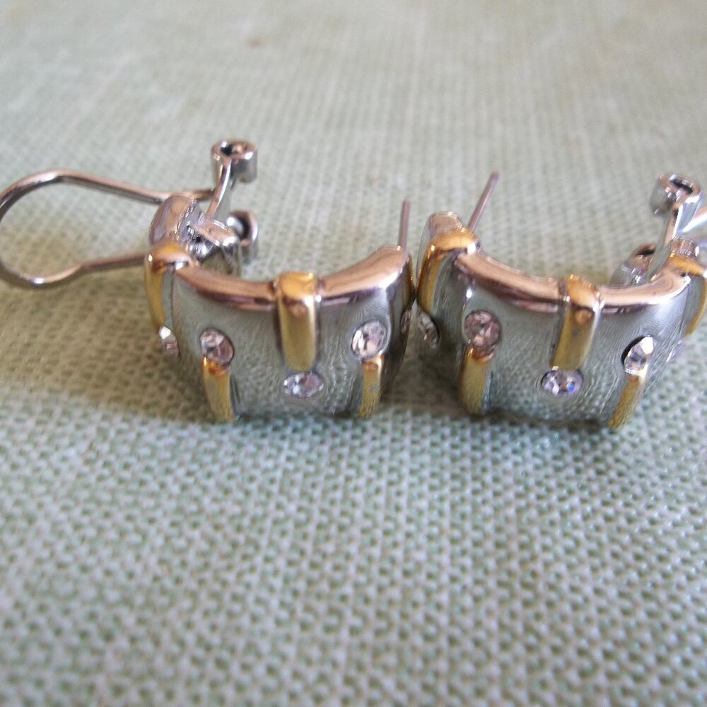 Pierced Earrings with safety catch